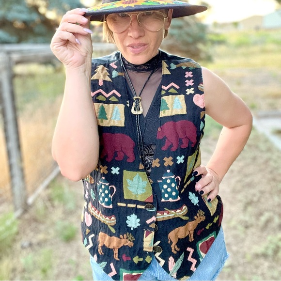 Vintage Embroidered Tapestry Outdoor Camping Alaska Festival Vest - Picture 6 of 6